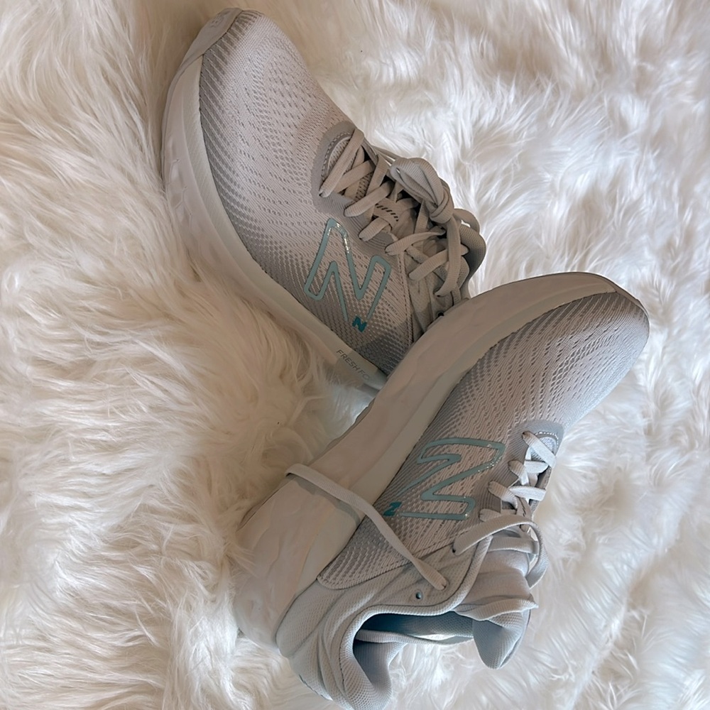 COPY - Women’s New Balance 8.5 white/grey sneakers